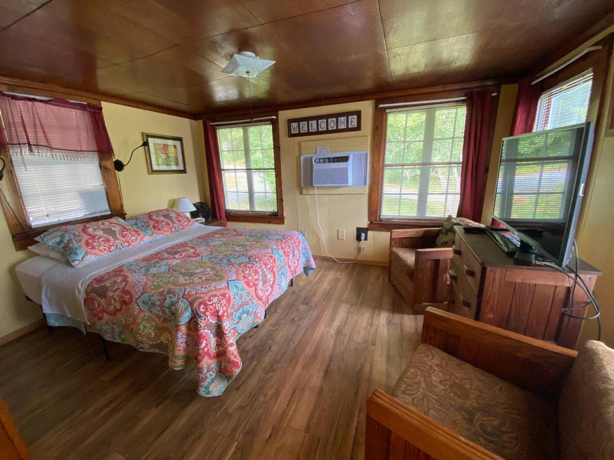 Mountain Lake Cottages 亨德森维尔 外观 照片