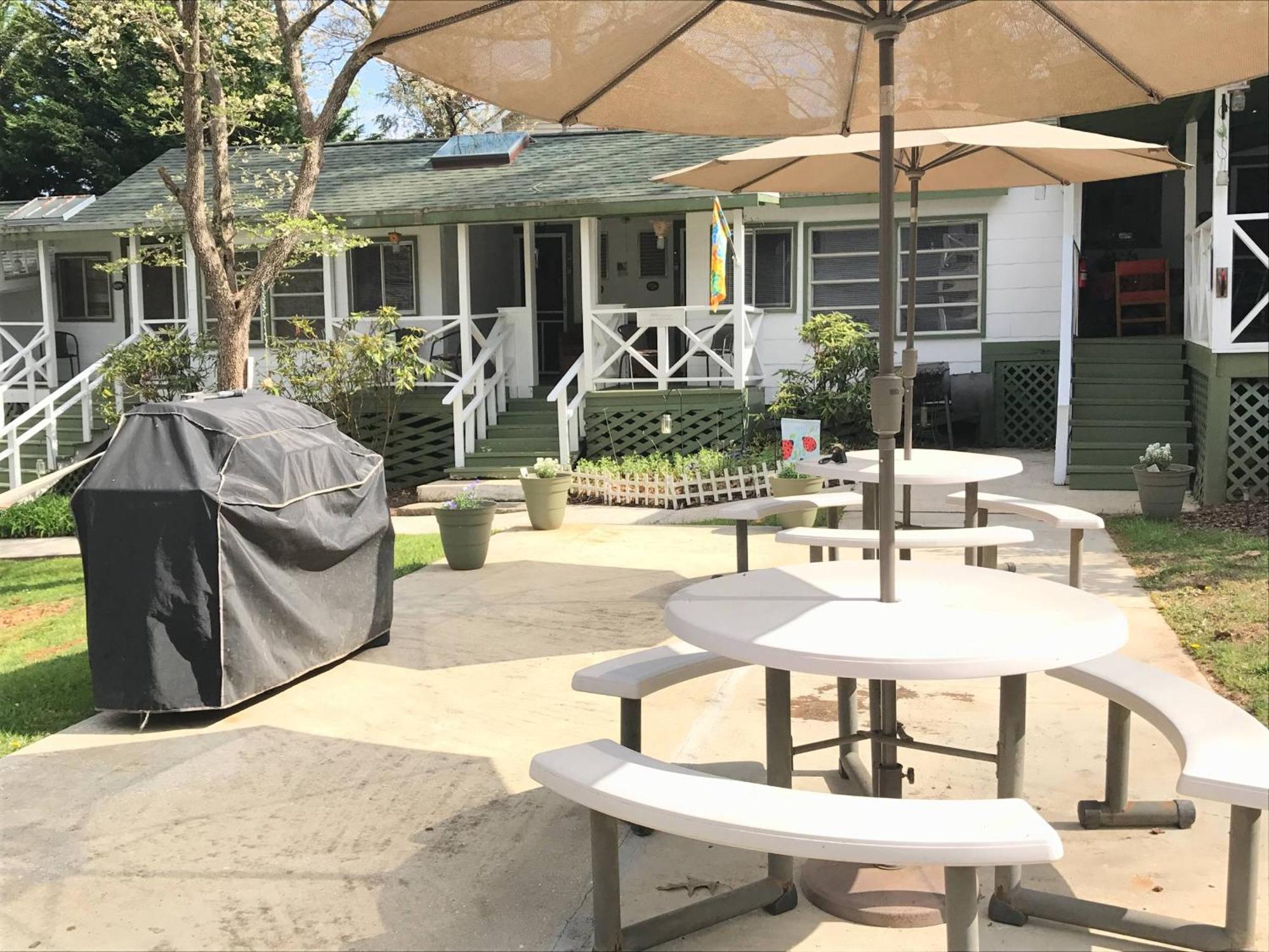 Mountain Lake Cottages 亨德森维尔 外观 照片
