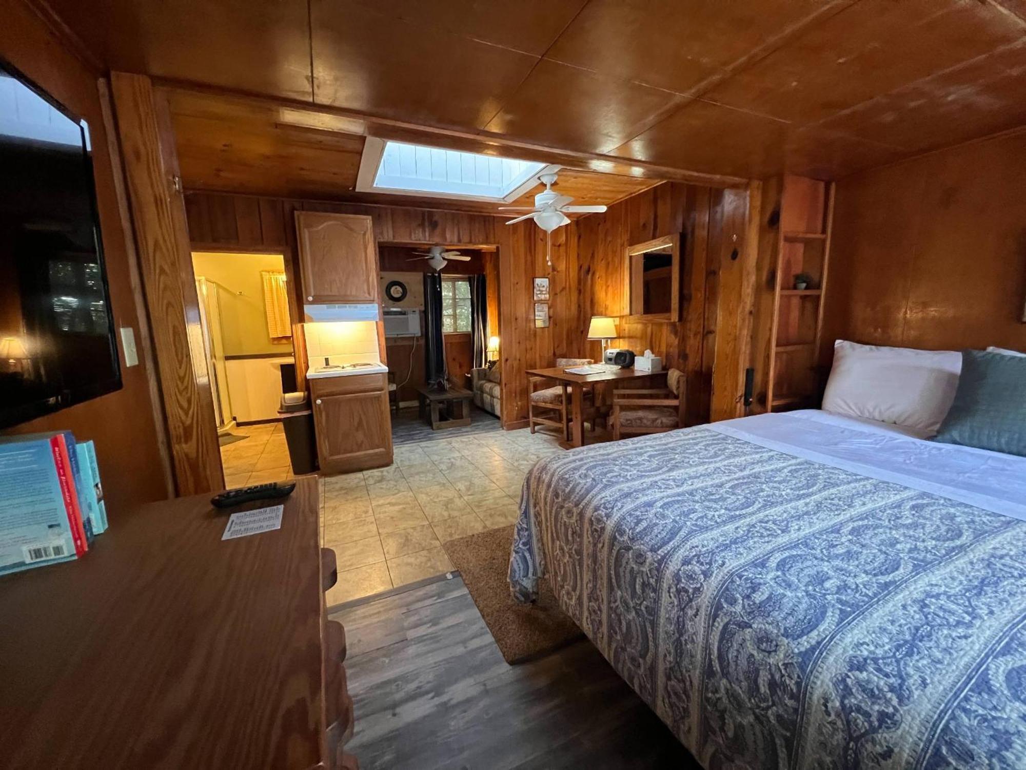 Mountain Lake Cottages 亨德森维尔 外观 照片