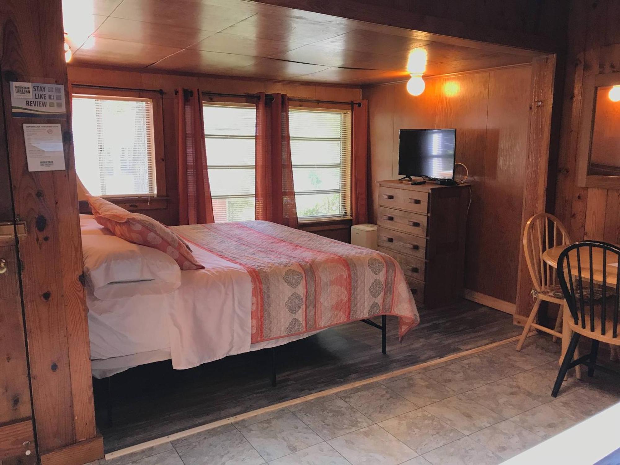 Mountain Lake Cottages 亨德森维尔 外观 照片