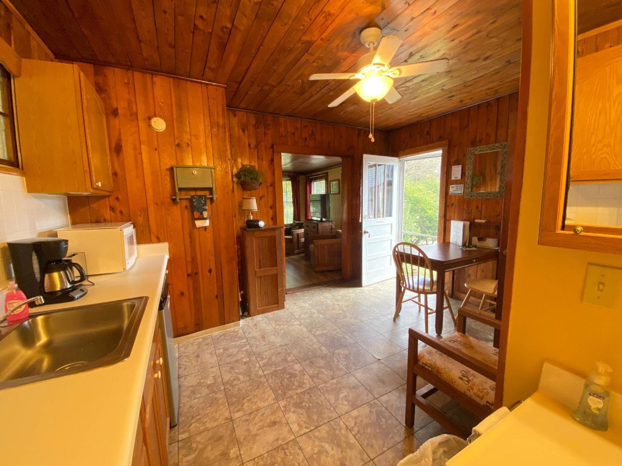 Mountain Lake Cottages 亨德森维尔 外观 照片