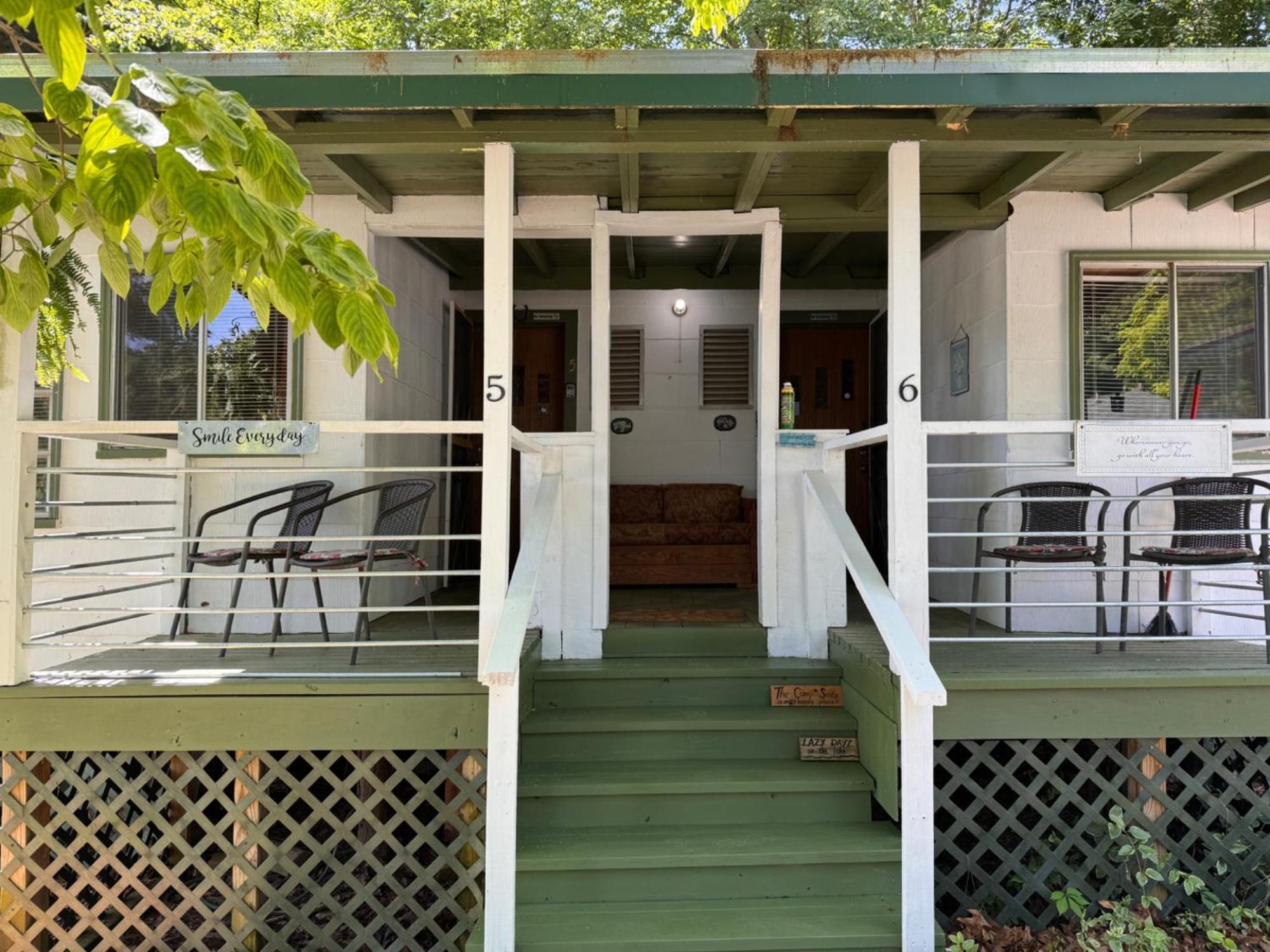 Mountain Lake Cottages 亨德森维尔 外观 照片