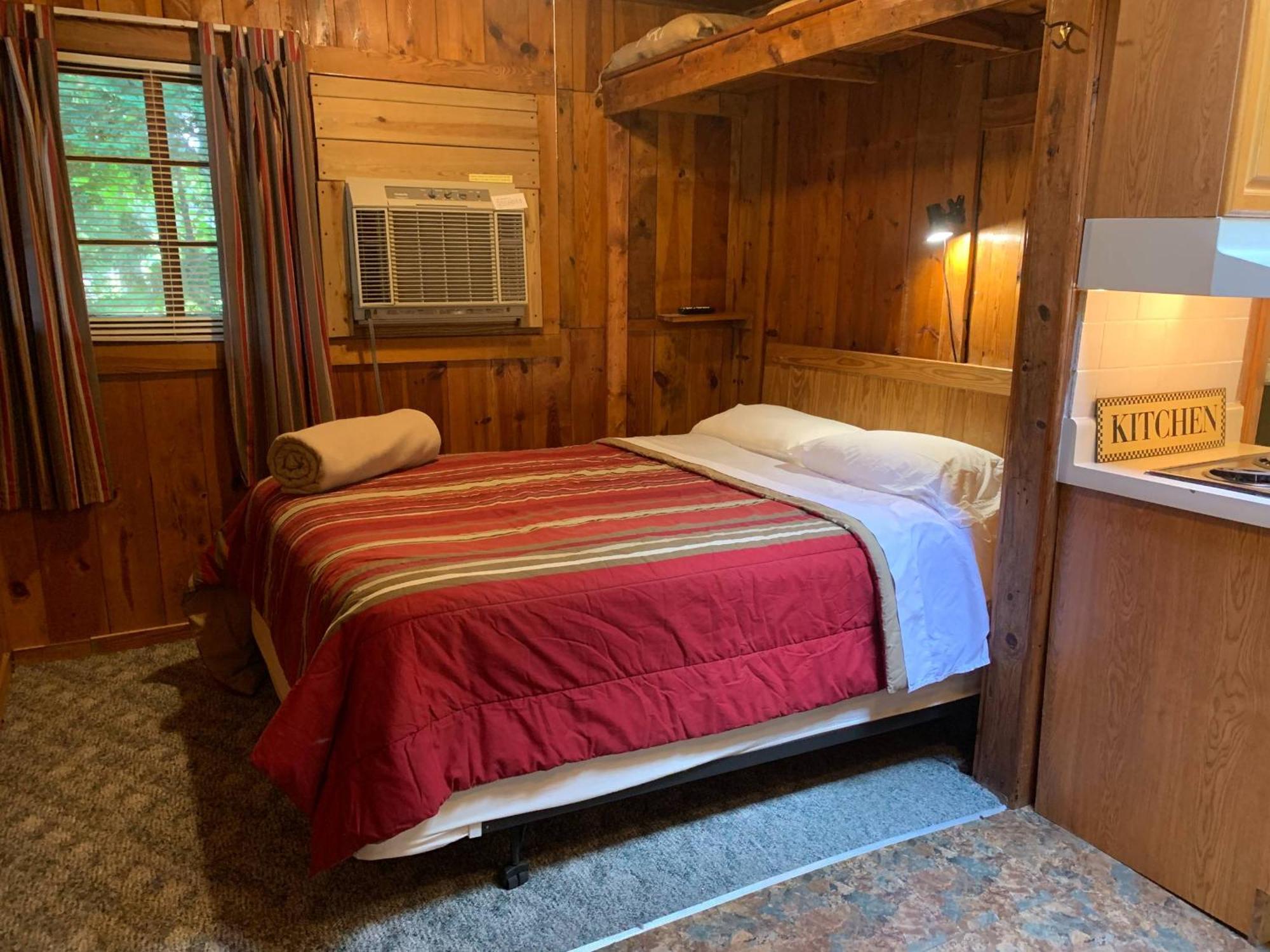 Mountain Lake Cottages 亨德森维尔 外观 照片