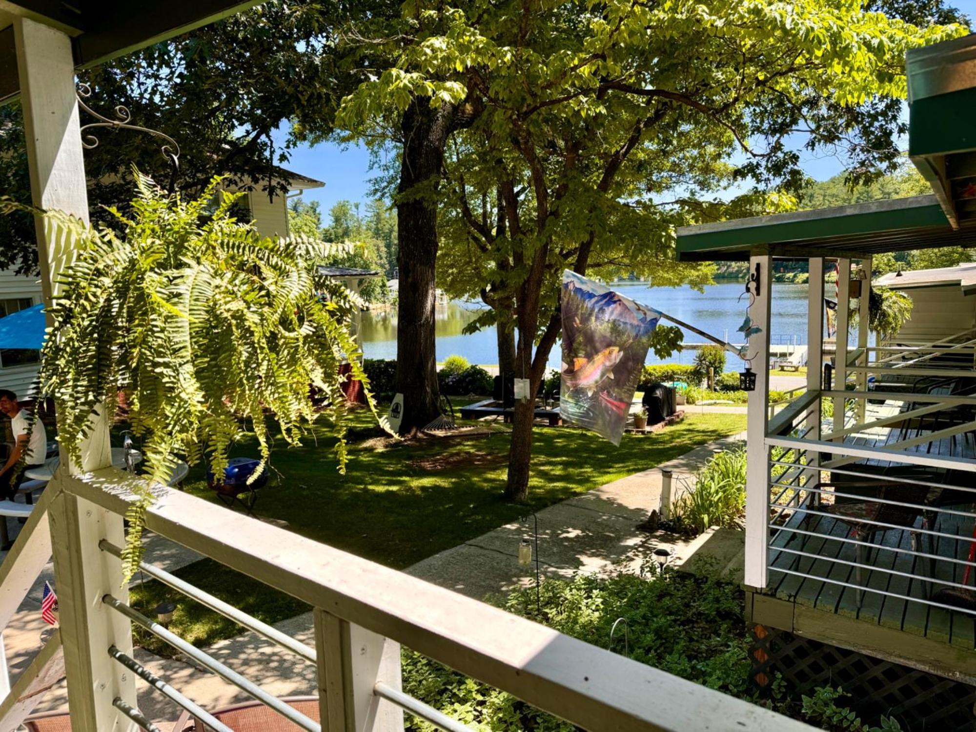 Mountain Lake Cottages 亨德森维尔 外观 照片