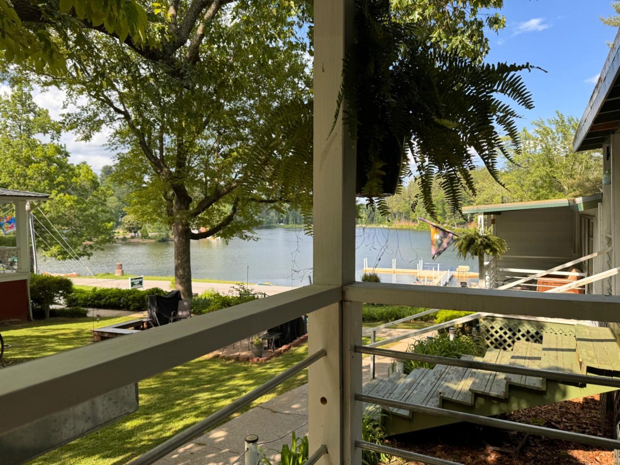 Mountain Lake Cottages 亨德森维尔 外观 照片