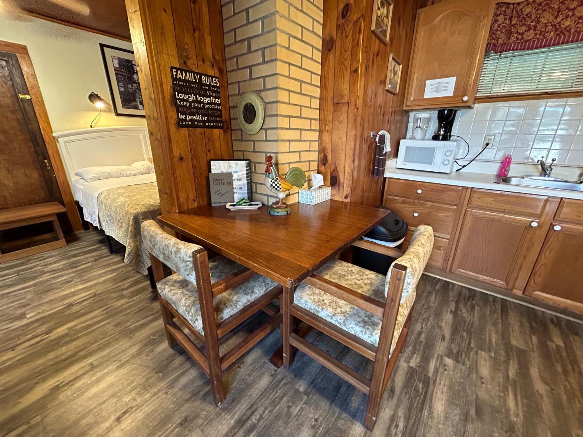 Mountain Lake Cottages 亨德森维尔 外观 照片